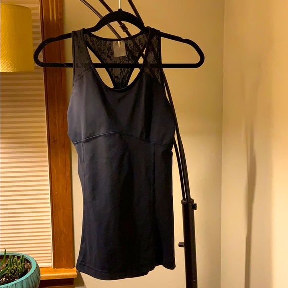 Calla black exercise top with built-in bra - Picture 2 of 4